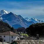 Apartment With Mountain View, Sleeps 8 *