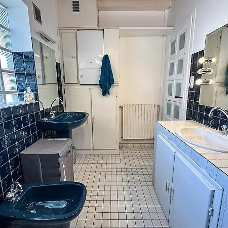 With Mountain View, Sleeps 8 Apartment