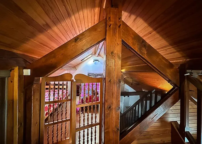 Apartment With Mountain View, Sleeps 8