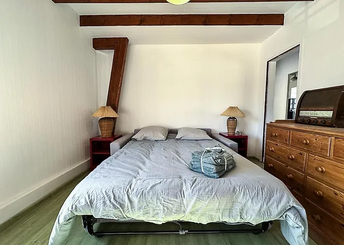 With Mountain View, Sleeps 8 Apartment