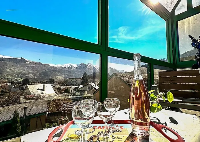 Apartment With Mountain View, Sleeps 8