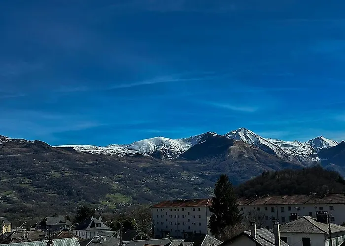 With Mountain View, Sleeps 8 Argeles-Gazost