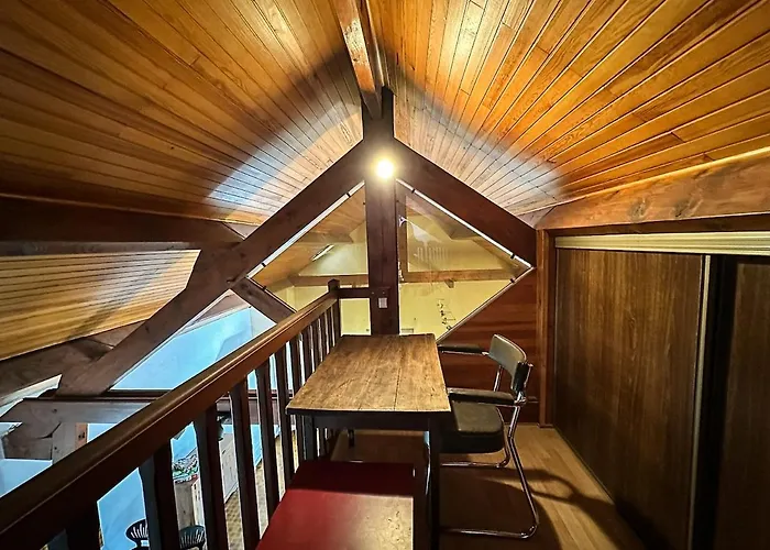 With Mountain View, Sleeps 8 Apartment *