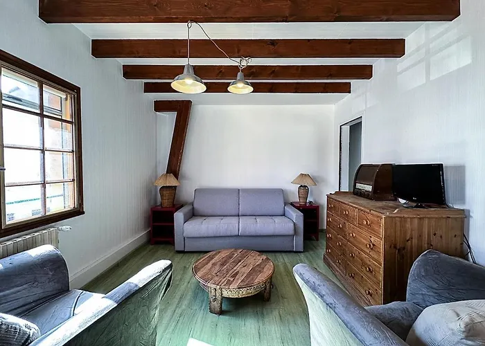 With Mountain View, Sleeps 8 Argeles-Gazost