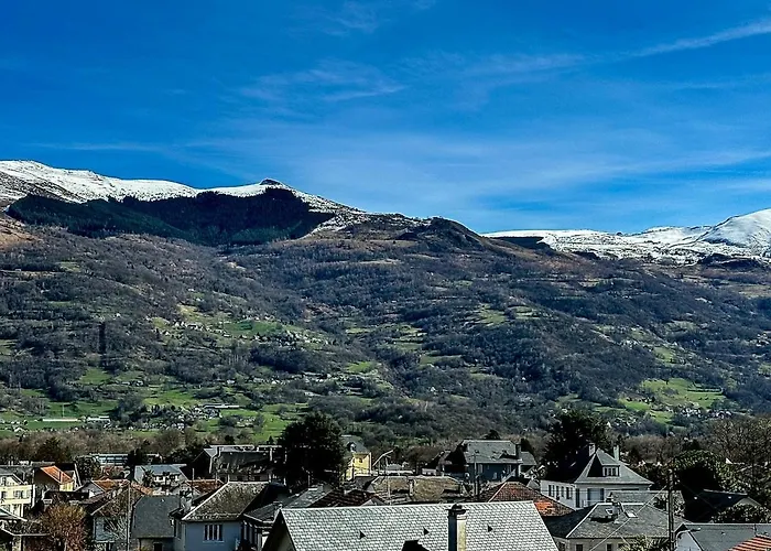 With Mountain View, Sleeps 8